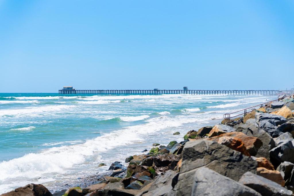 Beachfront Cottage Upper Unit Oceanside Luaran gambar